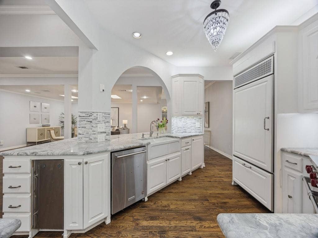 5718 Trail Meadow Drive, Dallas, TX 75230 Sub-Zero built-in refrigerator, beverage cooler and stainless dishwasher