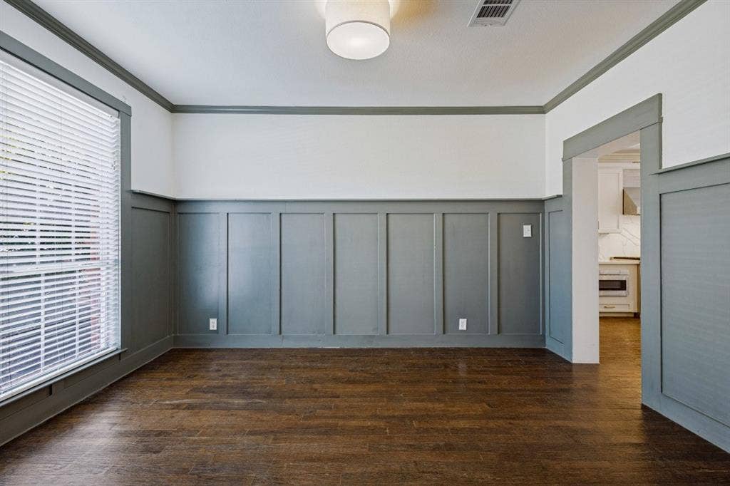 SECONDARY DINING SPACE, PIANO ROOM OR A READING NOOK OPTION