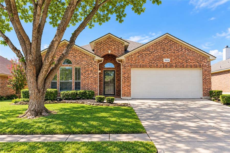 Property photo for 7614 Fallen Antler Place, Arlington, TX