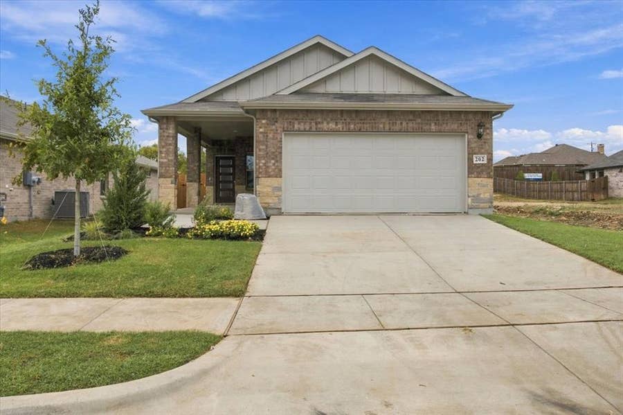 Property photo for 202 Winchester Lane, Sherman, TX