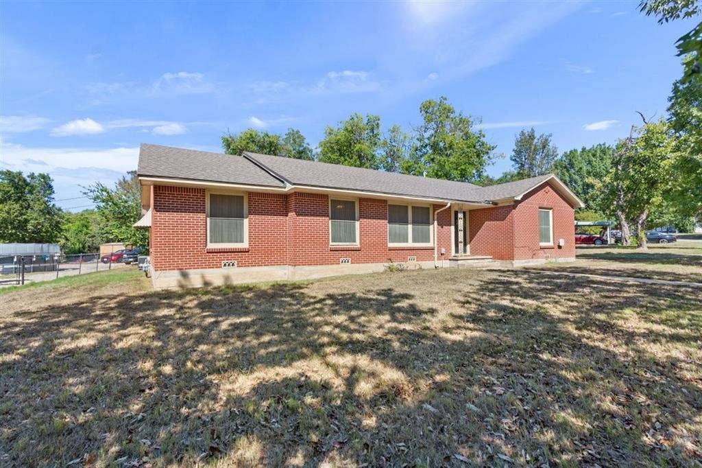 2501 N 32nd Street, Waco, TX 76708