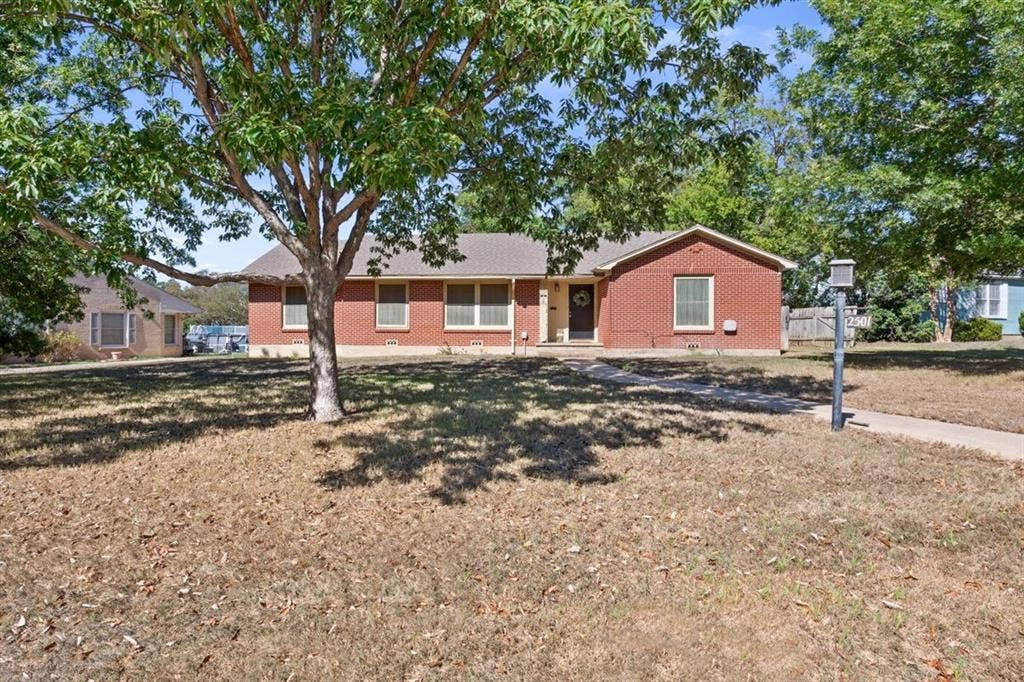 2501 N 32nd Street, Waco, TX 76708