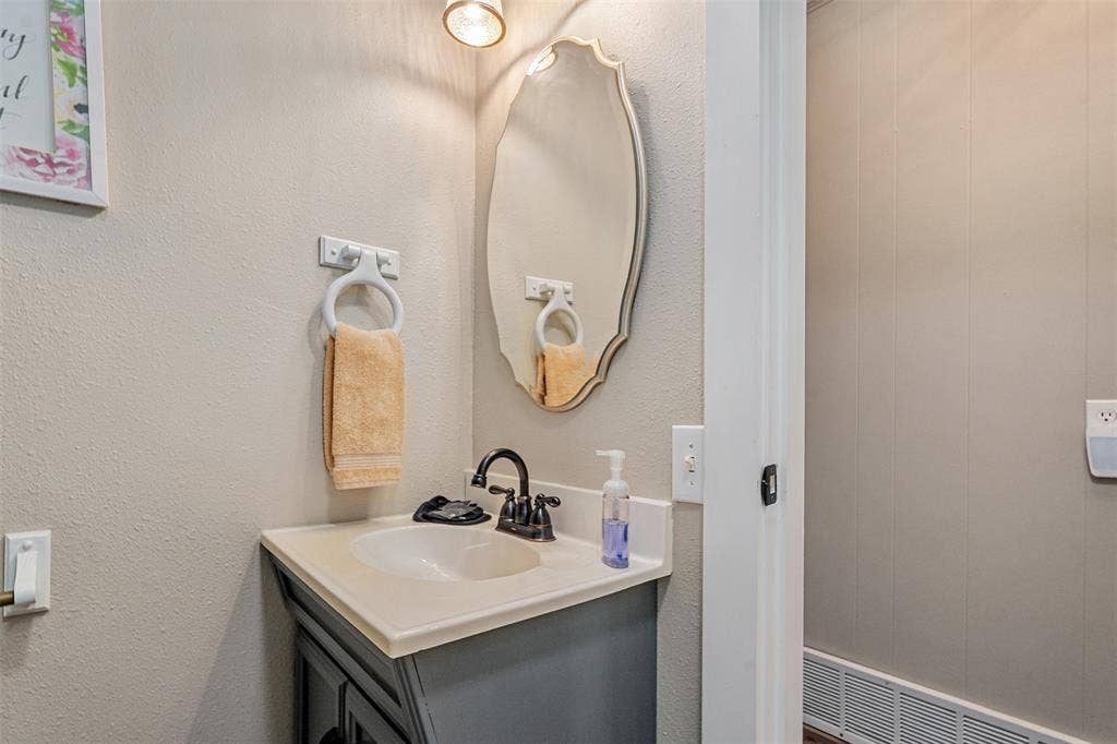133 S Buffalo Street, Canton, TX 75103