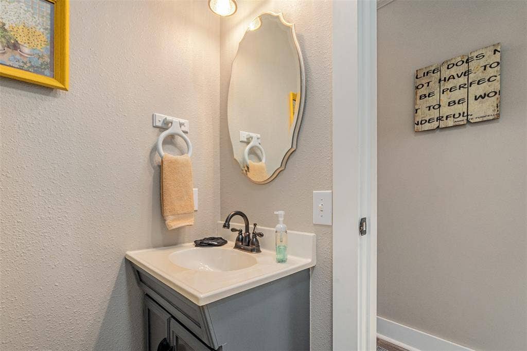 133 S Buffalo Street, Canton, TX 75103