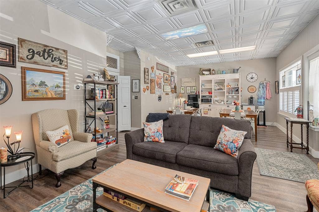 133 S Buffalo Street, Canton, TX 75103