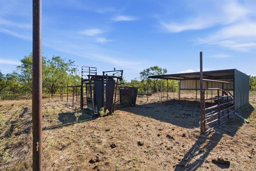 3983 N 183 Highway, Woodson, TX 76491