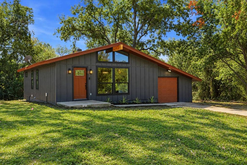 8095 County Road 3415, Lone Oak, TX 75453 8095 County Road 3415, Lone Oak, TX 75453