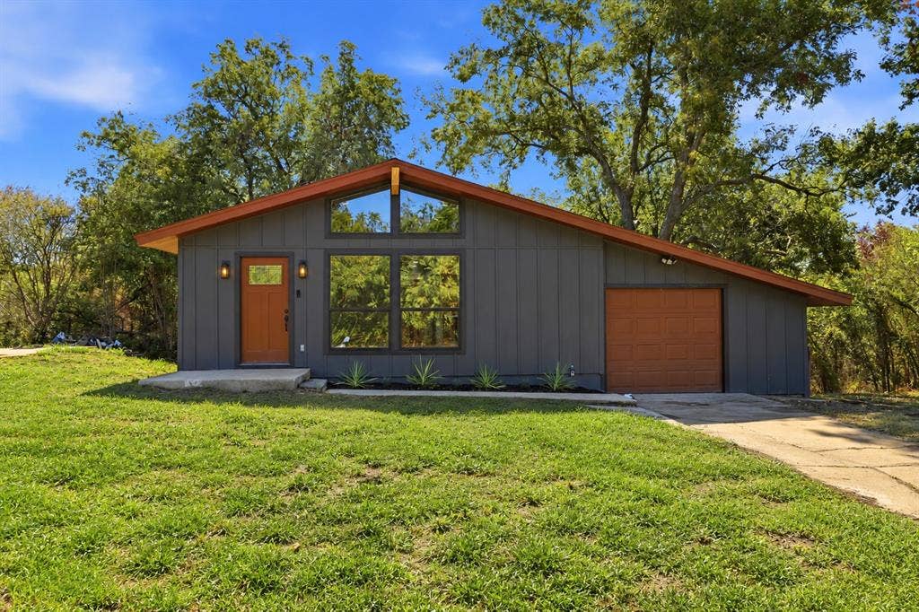 8095 County Road 3415, Lone Oak, TX 75453 8095 County Road 3415, Lone Oak, TX 75453