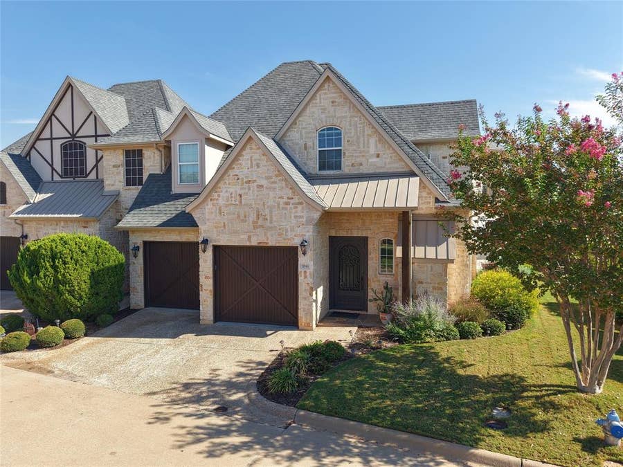 Property photo for 2541 Vineyard Drive, Granbury, TX