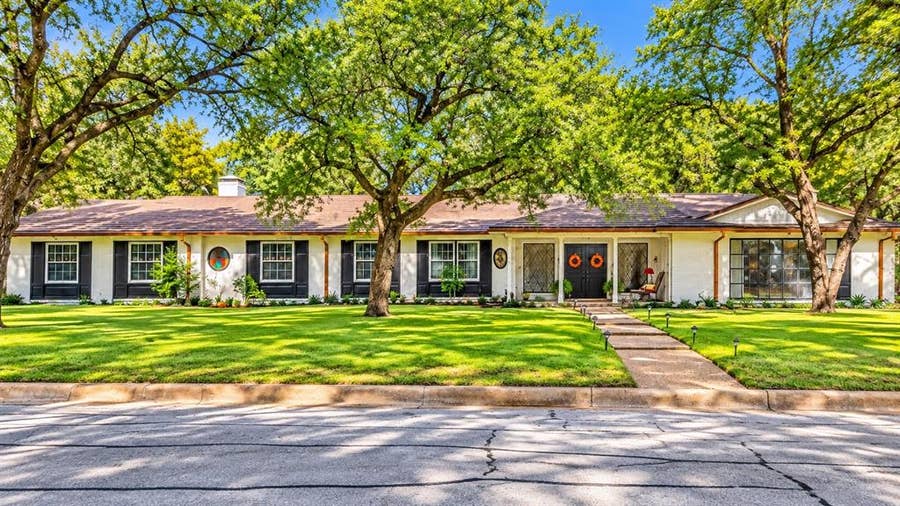 Property photo for 1650 Azteca Drive, Fort Worth, TX