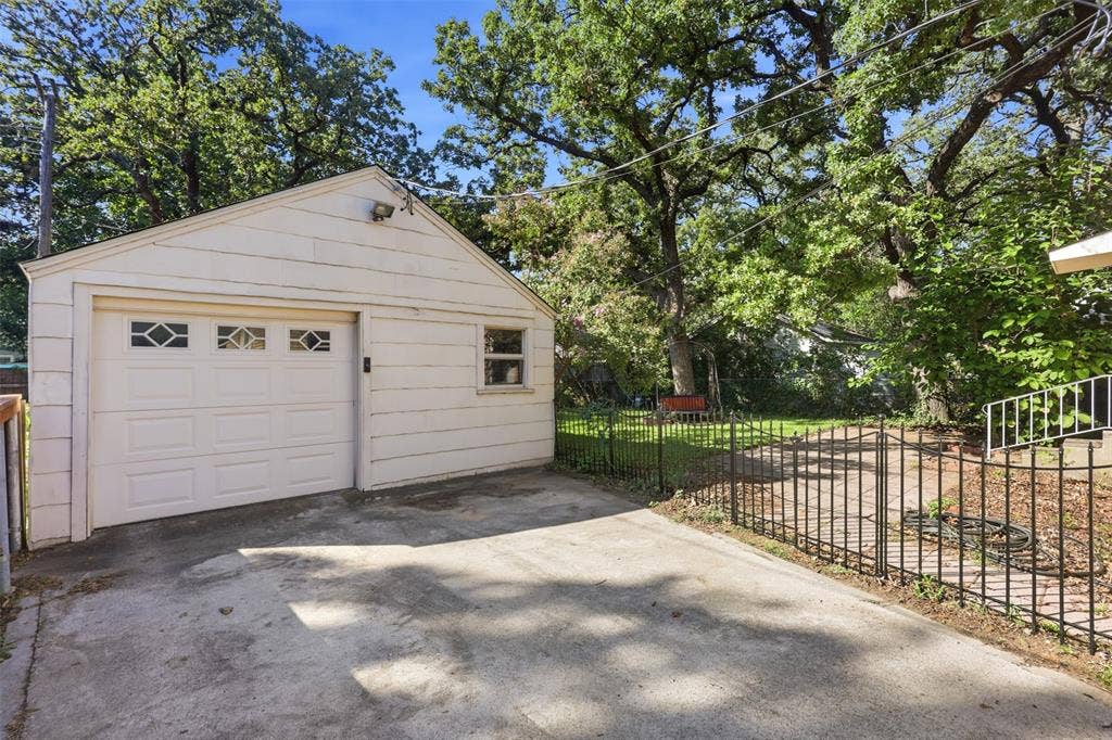 3104 Yucca Avenue, Fort Worth, TX 76111 3104 Yucca Avenue, Fort Worth, TX 76111