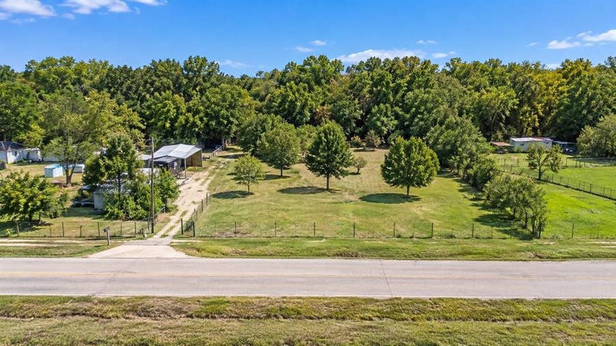 Property photo for 1620 W Risinger Road, Fort Worth, TX