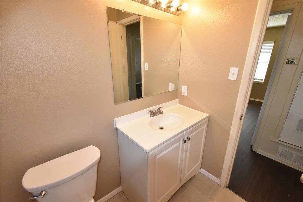 1212 Belvedere Drive, Arlington, TX 76010