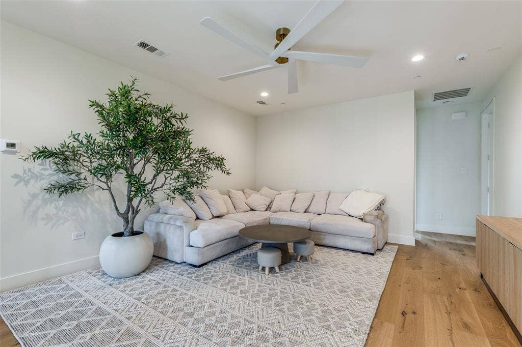 5441 Sewanee Avenue, Highland Park, TX 75205
