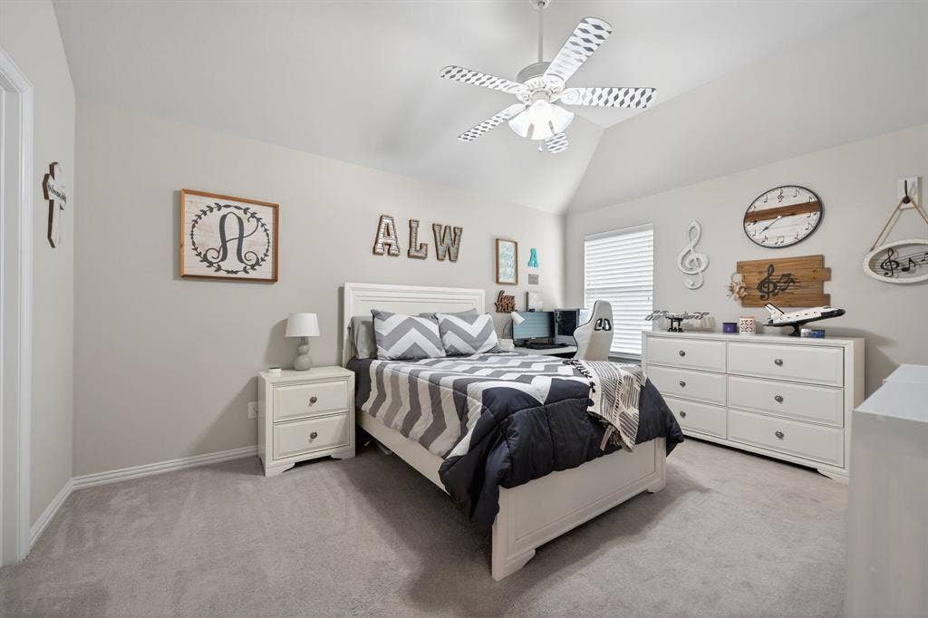 816 Lazy Brooke Drive, Rockwall, TX 75087 Upstairs bedroom with en-suite bathroom
