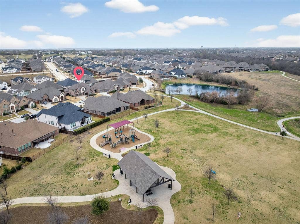 816 Lazy Brooke Drive, Rockwall, TX 75087 Park accross the street