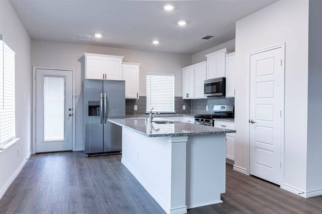 1305 Silent Peak Drive, Princeton, TX 75407 1305 Silent Peak Drive, Princeton, TX 75407
