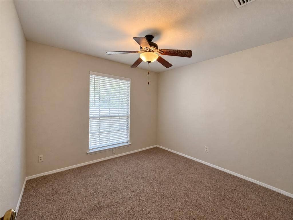1038 Cedar Run Drive, Duncanville, TX 75137 1038 Cedar Run Drive, Duncanville, TX 75137