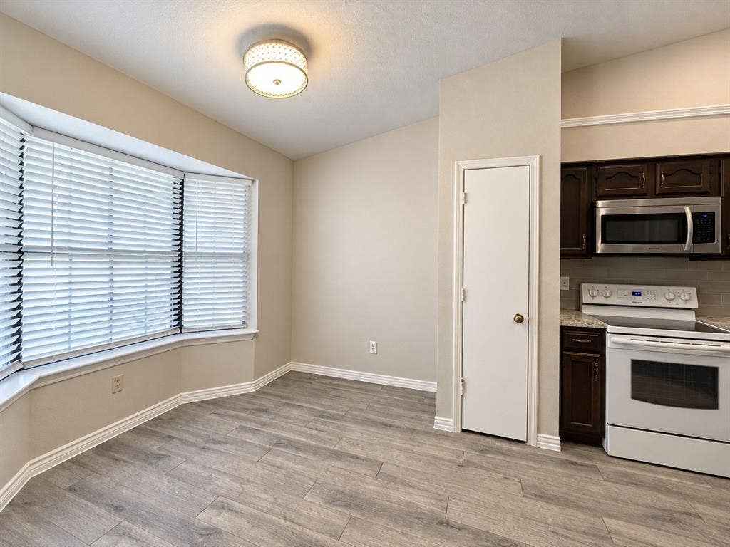 1038 Cedar Run Drive, Duncanville, TX 75137 1038 Cedar Run Drive, Duncanville, TX 75137