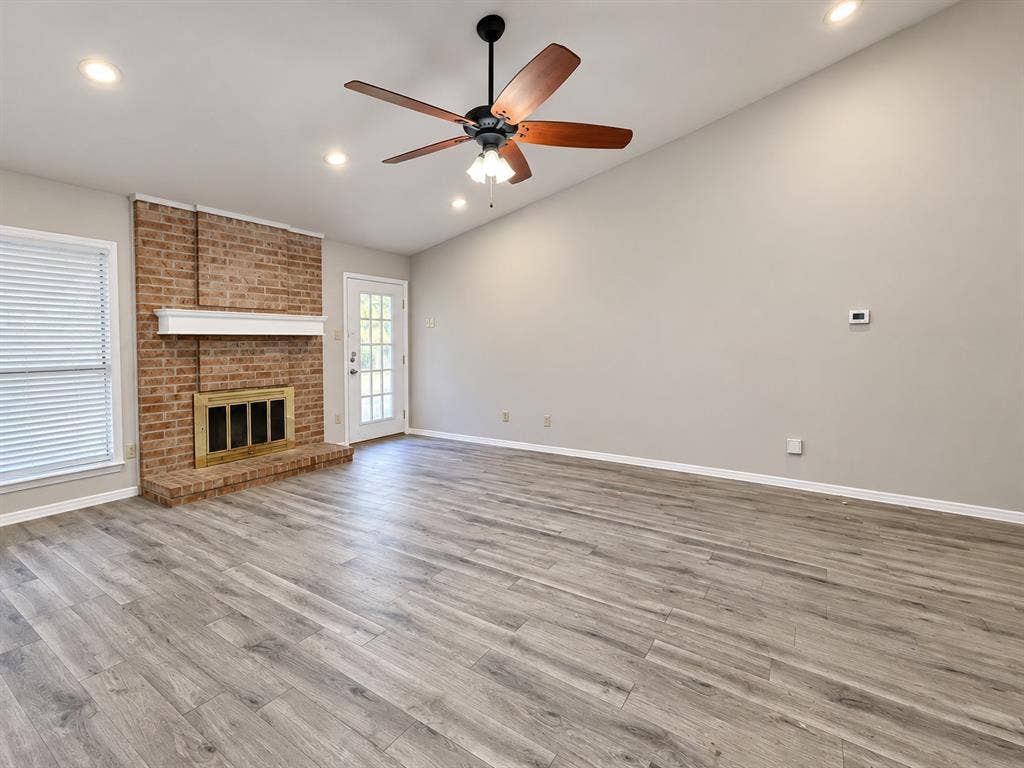 1038 Cedar Run Drive, Duncanville, TX 75137 1038 Cedar Run Drive, Duncanville, TX 75137