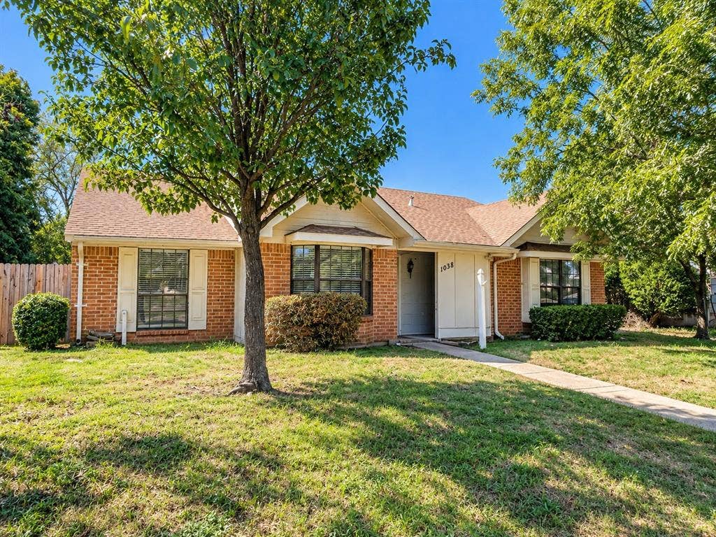 1038 Cedar Run Drive, Duncanville, TX 75137 1038 Cedar Run Drive, Duncanville, TX 75137