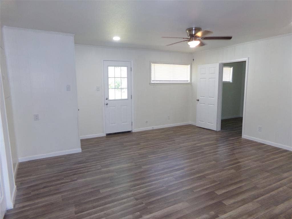 3423 Texas Drive, Dallas, TX 75211 3423 Texas Drive, Dallas, TX 75211