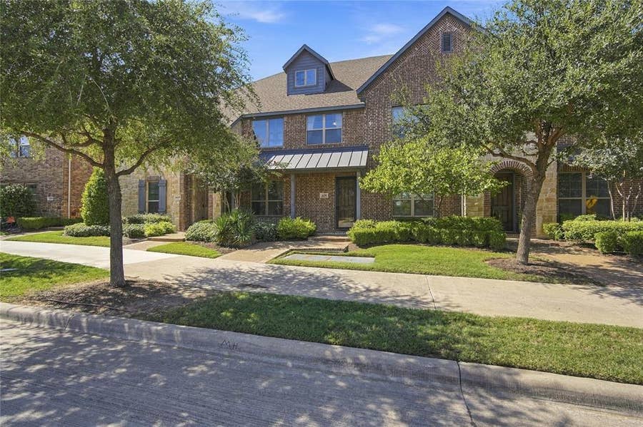 Property photo for 4270 Cascade Sky Drive, Arlington, TX