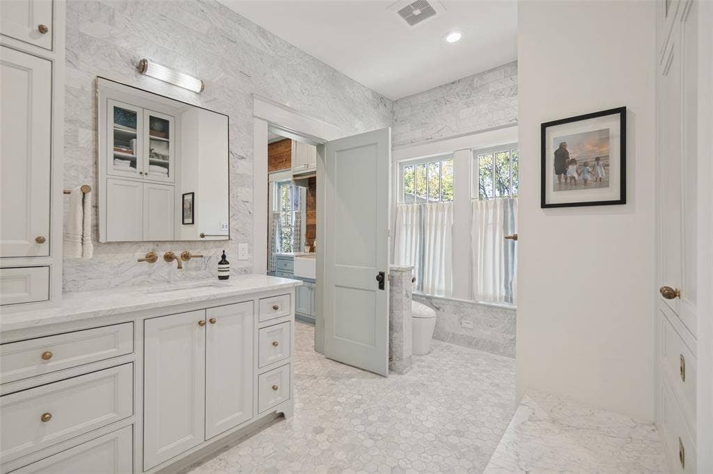 2nd Primary Bathroom