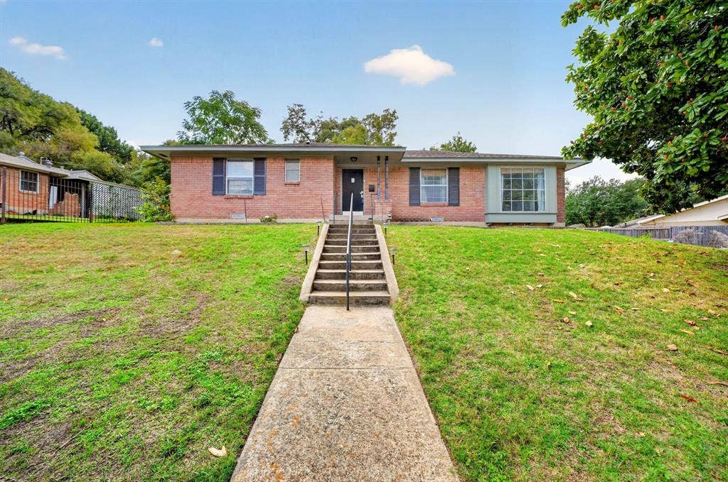 8150 Hunnicut Road, Dallas, TX 75228 8150 Hunnicut Road, Dallas, TX 75228
