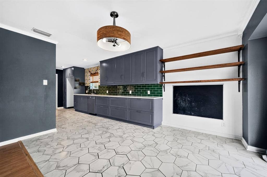8150 Hunnicut Road, Dallas, TX 75228 8150 Hunnicut Road, Dallas, TX 75228