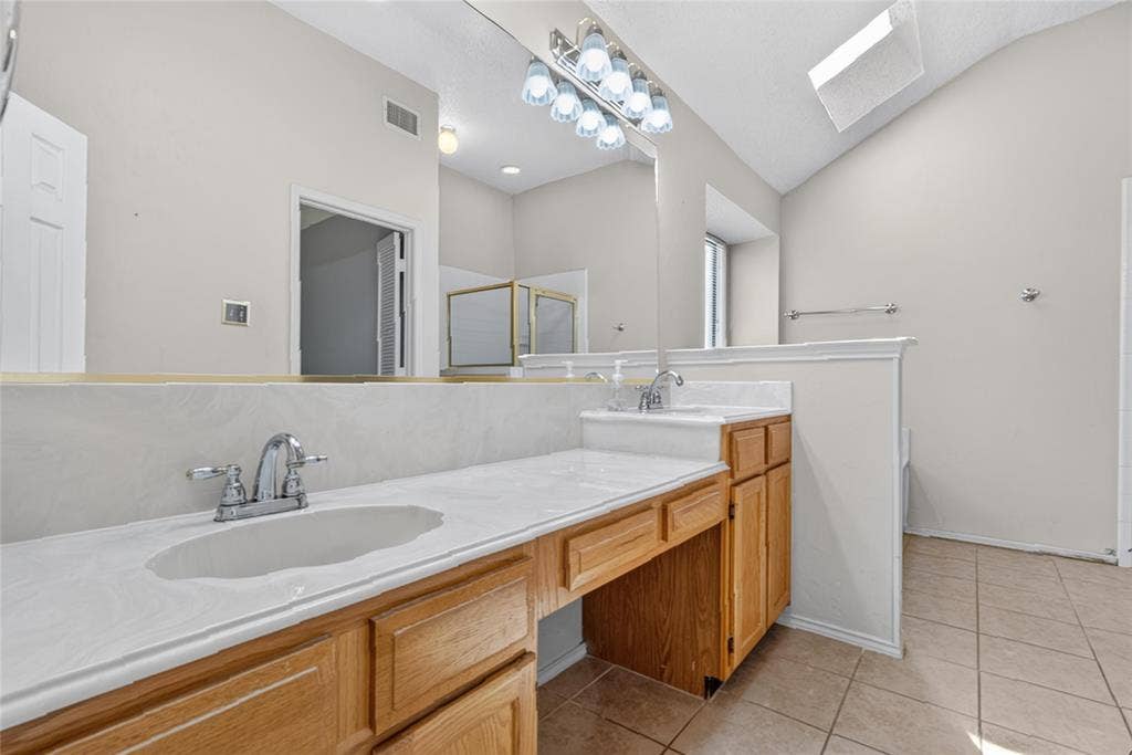 1001 Creek Valley Road, Mesquite, TX 75181 1001 Creek Valley Road, Mesquite, TX 75181