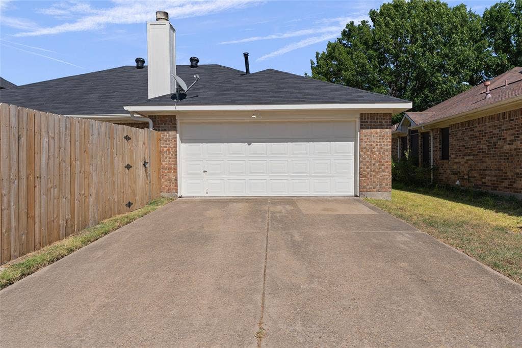 1001 Creek Valley Road, Mesquite, TX 75181 1001 Creek Valley Road, Mesquite, TX 75181