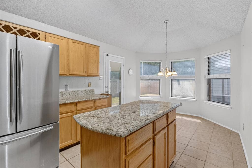 1001 Creek Valley Road, Mesquite, TX 75181 1001 Creek Valley Road, Mesquite, TX 75181
