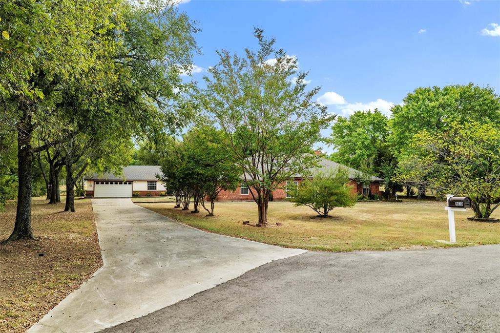 5030 Diamond Creek Drive, Midlothian, TX 76065 5030 Diamond Creek Drive, Midlothian, TX 76065