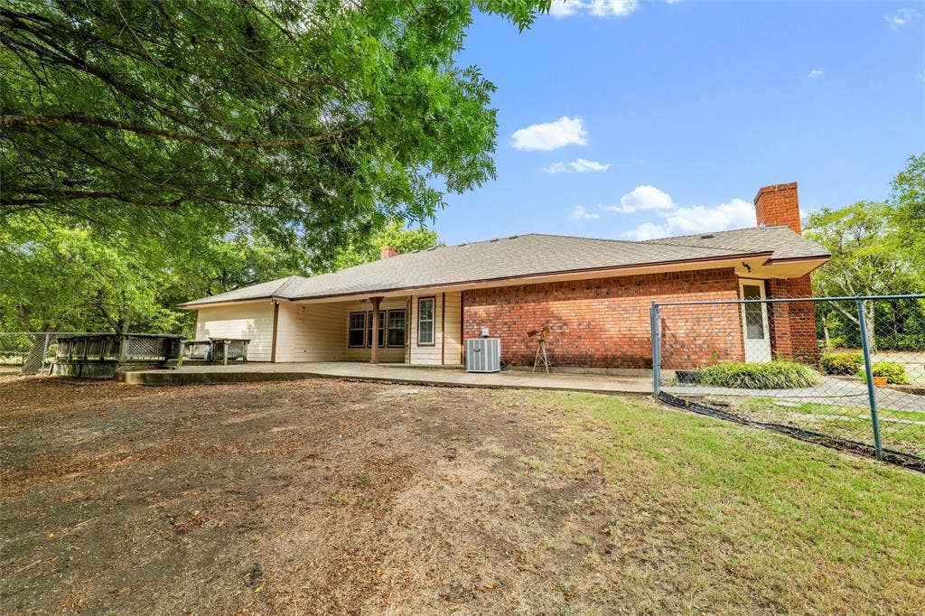 5030 Diamond Creek Drive, Midlothian, TX 76065 5030 Diamond Creek Drive, Midlothian, TX 76065