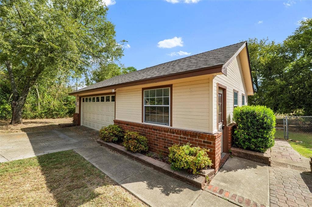5030 Diamond Creek Drive, Midlothian, TX 76065 5030 Diamond Creek Drive, Midlothian, TX 76065