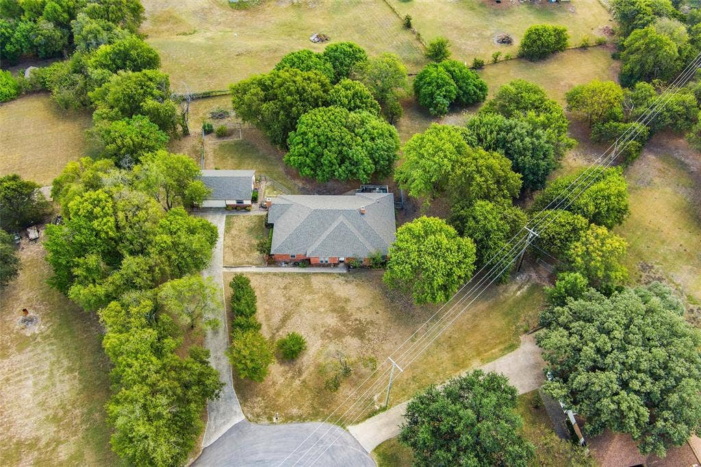 5030 Diamond Creek Drive, Midlothian, TX 76065 5030 Diamond Creek Drive, Midlothian, TX 76065