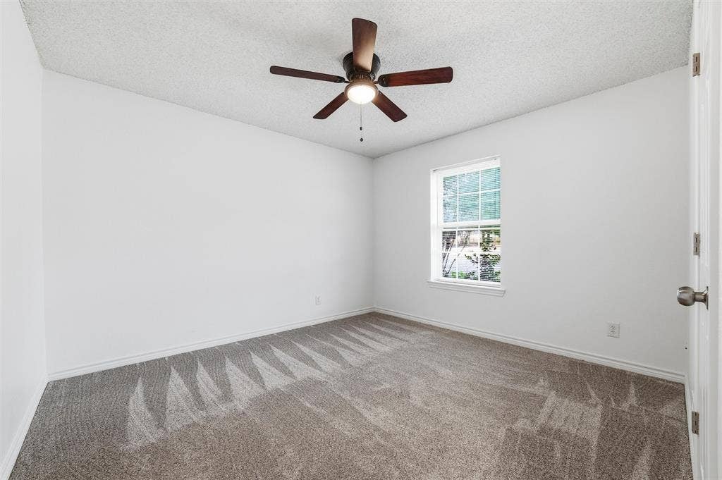 5030 Diamond Creek Drive, Midlothian, TX 76065 5030 Diamond Creek Drive, Midlothian, TX 76065