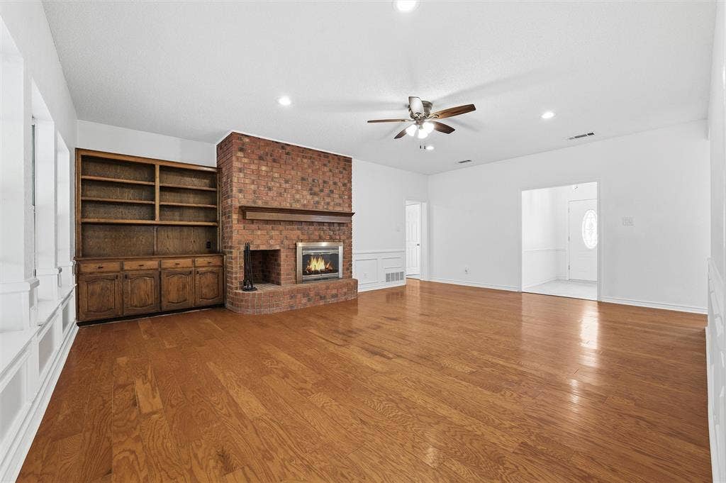 5030 Diamond Creek Drive, Midlothian, TX 76065 5030 Diamond Creek Drive, Midlothian, TX 76065