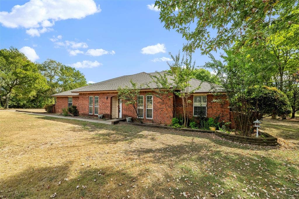 5030 Diamond Creek Drive, Midlothian, TX 76065 5030 Diamond Creek Drive, Midlothian, TX 76065