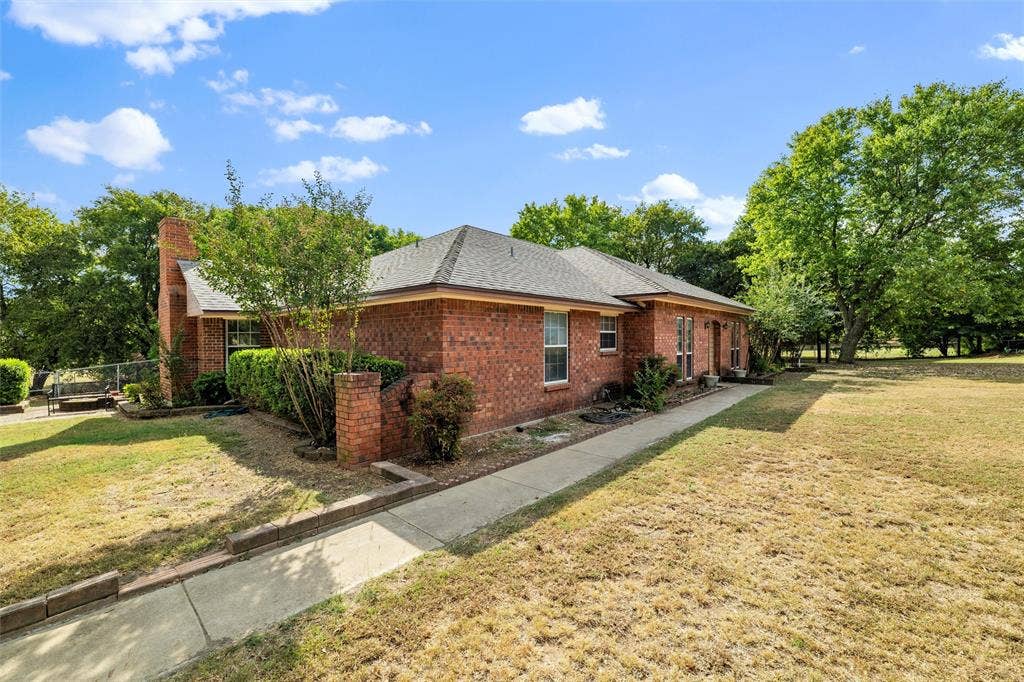 5030 Diamond Creek Drive, Midlothian, TX 76065 5030 Diamond Creek Drive, Midlothian, TX 76065