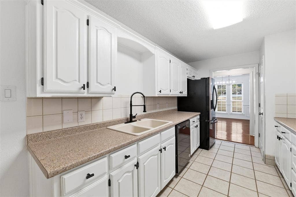 5030 Diamond Creek Drive, Midlothian, TX 76065 5030 Diamond Creek Drive, Midlothian, TX 76065