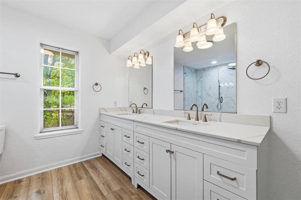 5030 Diamond Creek Drive, Midlothian, TX 76065 5030 Diamond Creek Drive, Midlothian, TX 76065