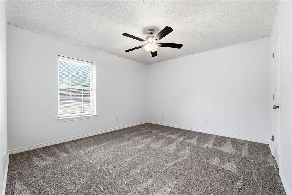 5030 Diamond Creek Drive, Midlothian, TX 76065 5030 Diamond Creek Drive, Midlothian, TX 76065