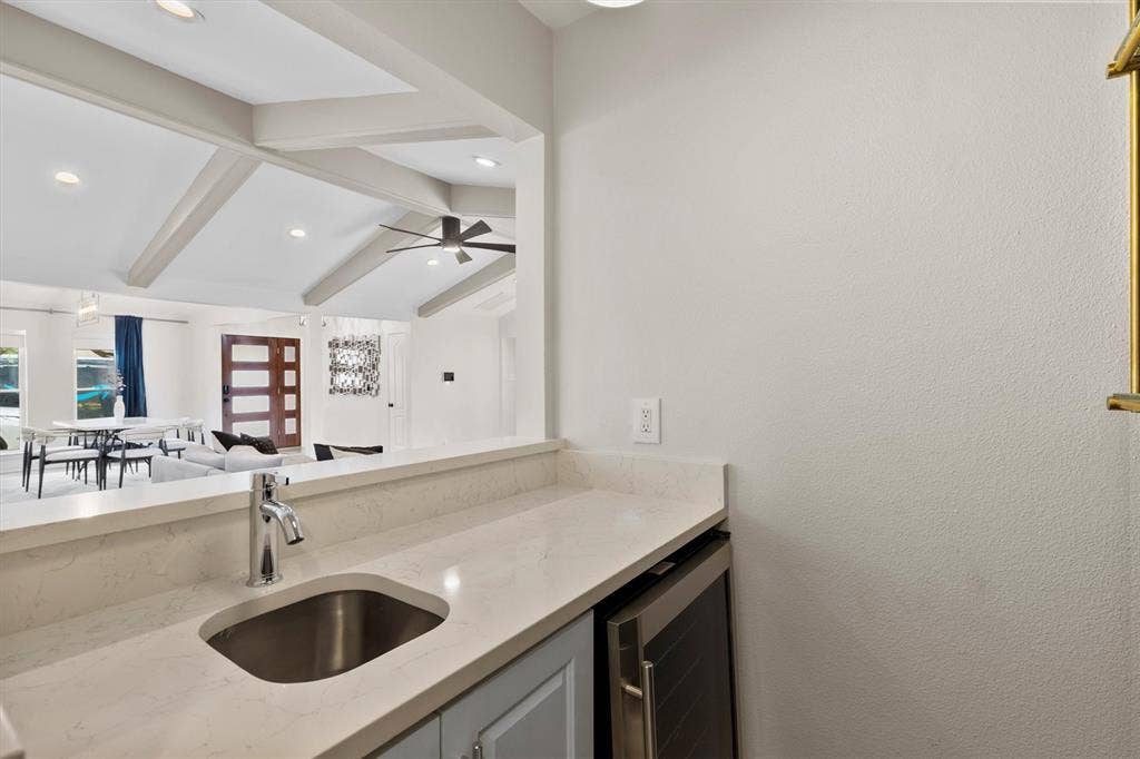 6330 E Lovers Lane, Dallas, TX 75214 6330 E Lovers Lane, Dallas, TX 75214
