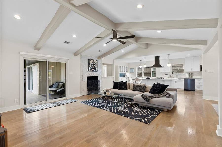 Property photo for 6330 E Lovers Lane, Dallas, TX