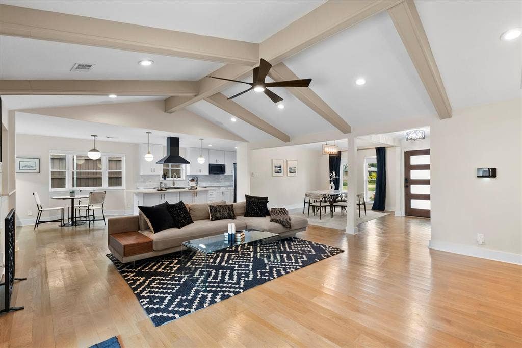 6330 E Lovers Lane, Dallas, TX 75214 6330 E Lovers Lane, Dallas, TX 75214
