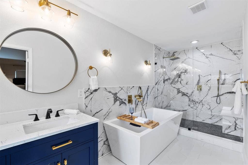 6330 E Lovers Lane, Dallas, TX 75214 6330 E Lovers Lane, Dallas, TX 75214