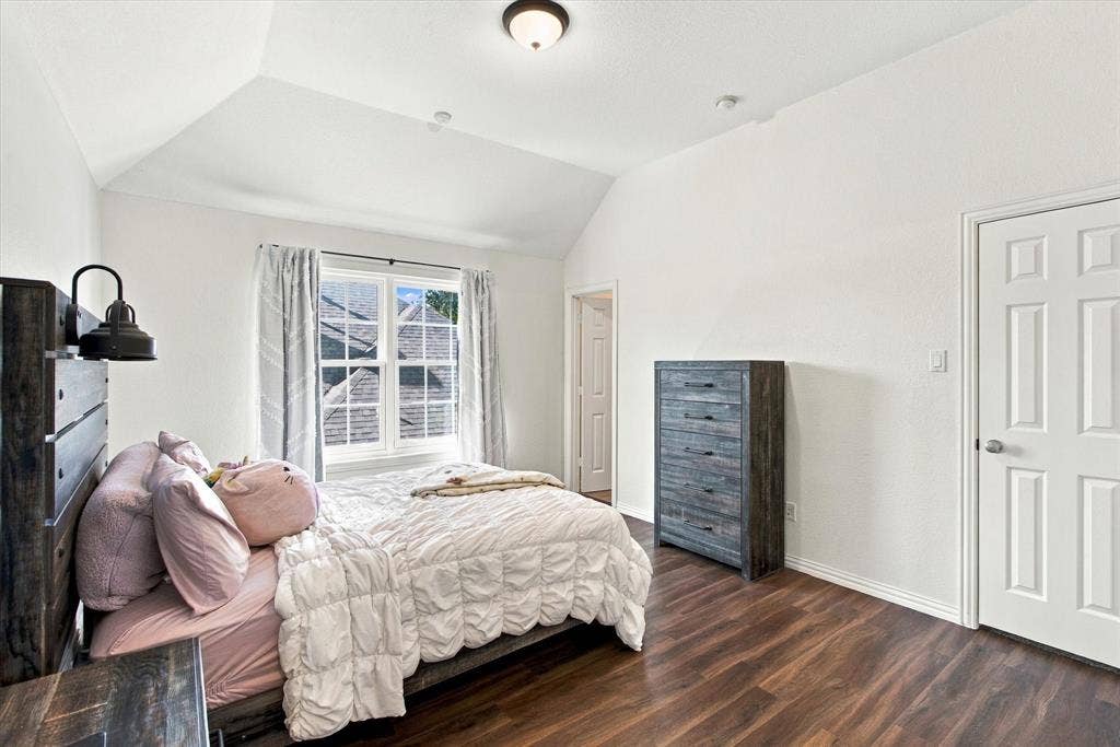 Vaulted ceilings with recessed lighting