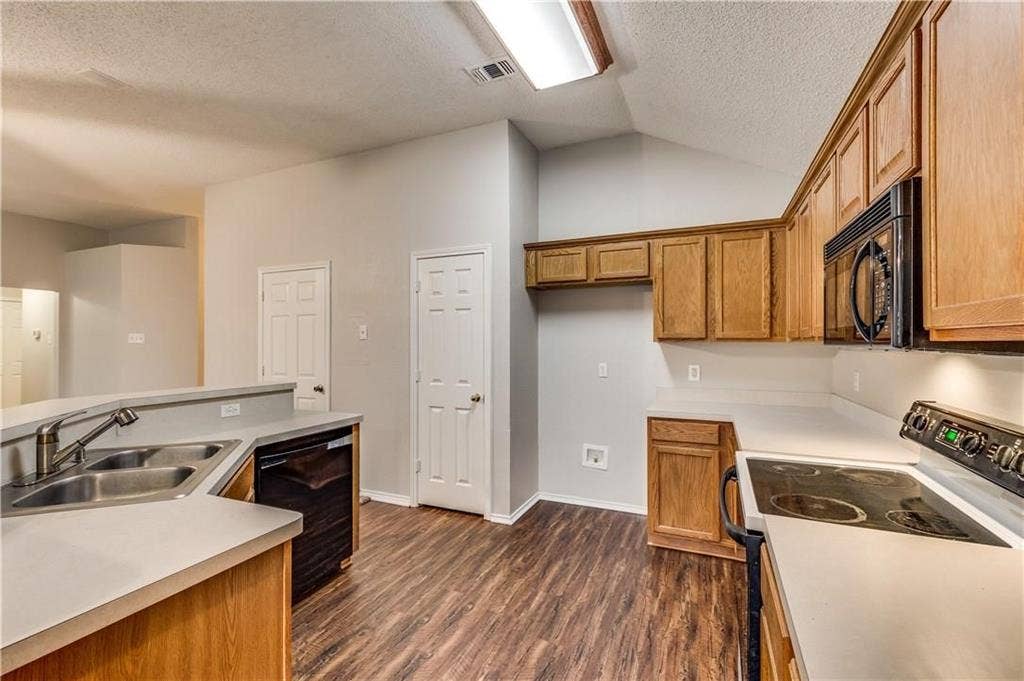 1712 Prescott Drive, Mansfield, TX 76063